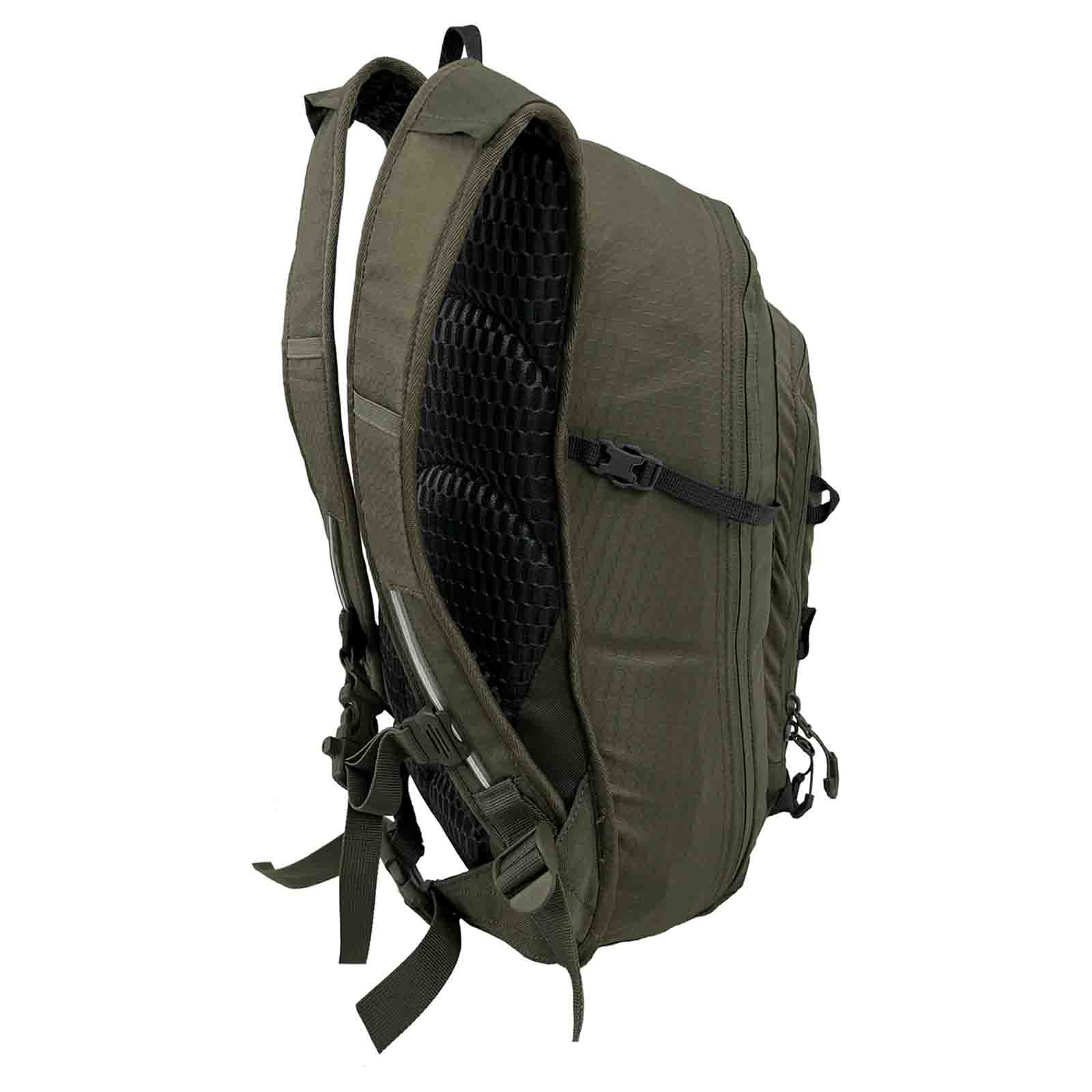 Black-Wolf-Tomaree-12l-Moss-Back-Angle