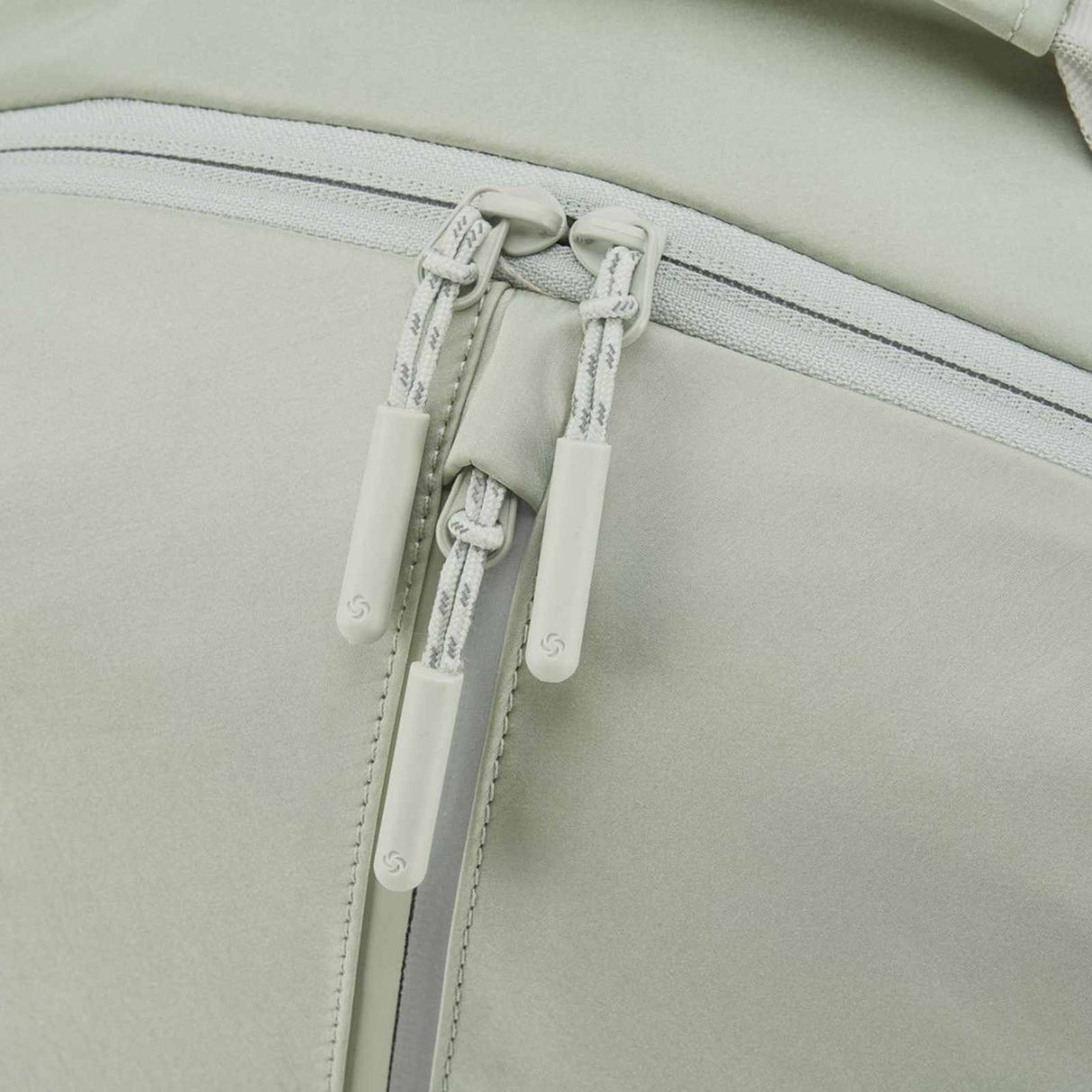 Samsonite-Active-Lite-Weekend-Laptop-Backpack-Iceberg-Green-Zipper-Detail