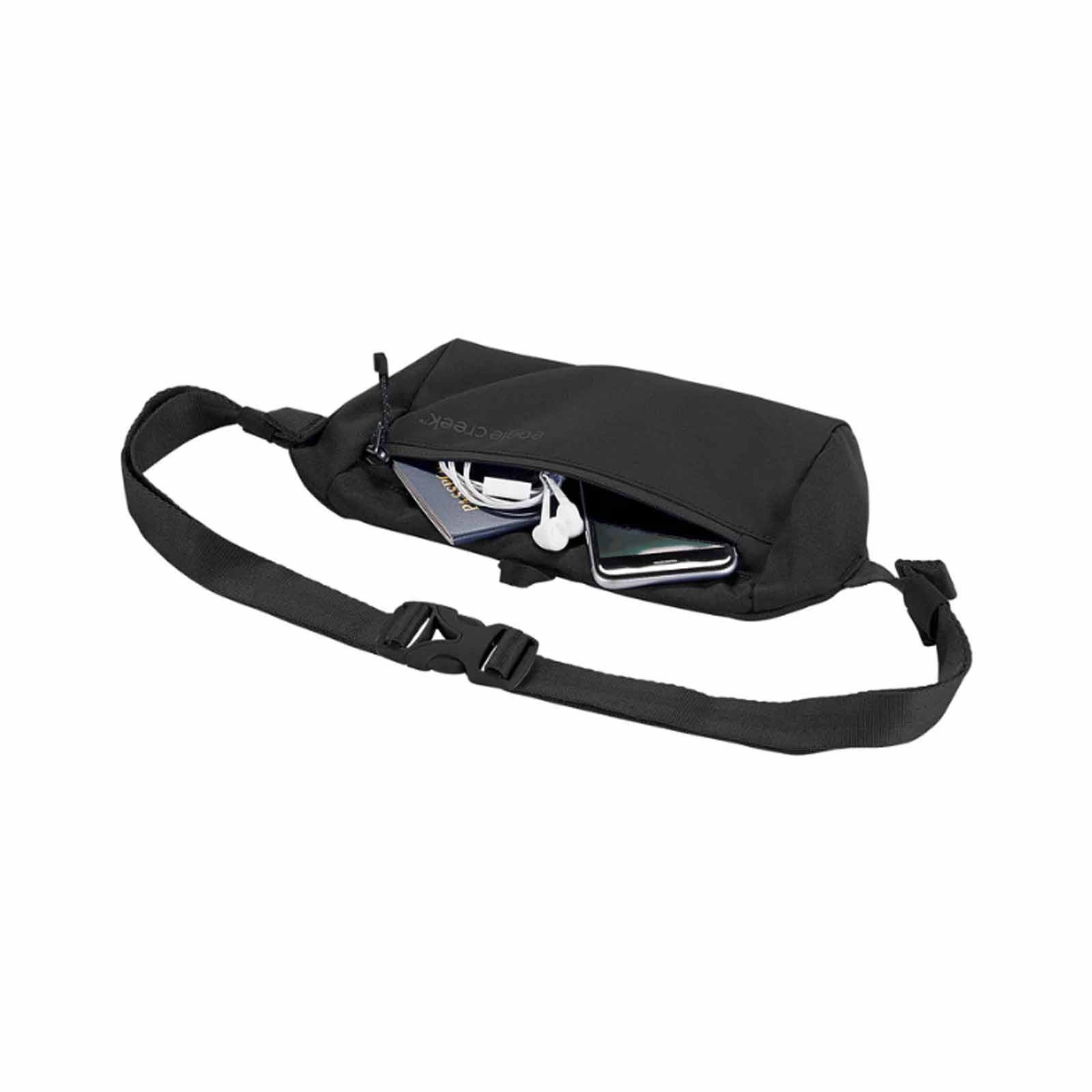 Stash-Waist-Bag-Black-Usage