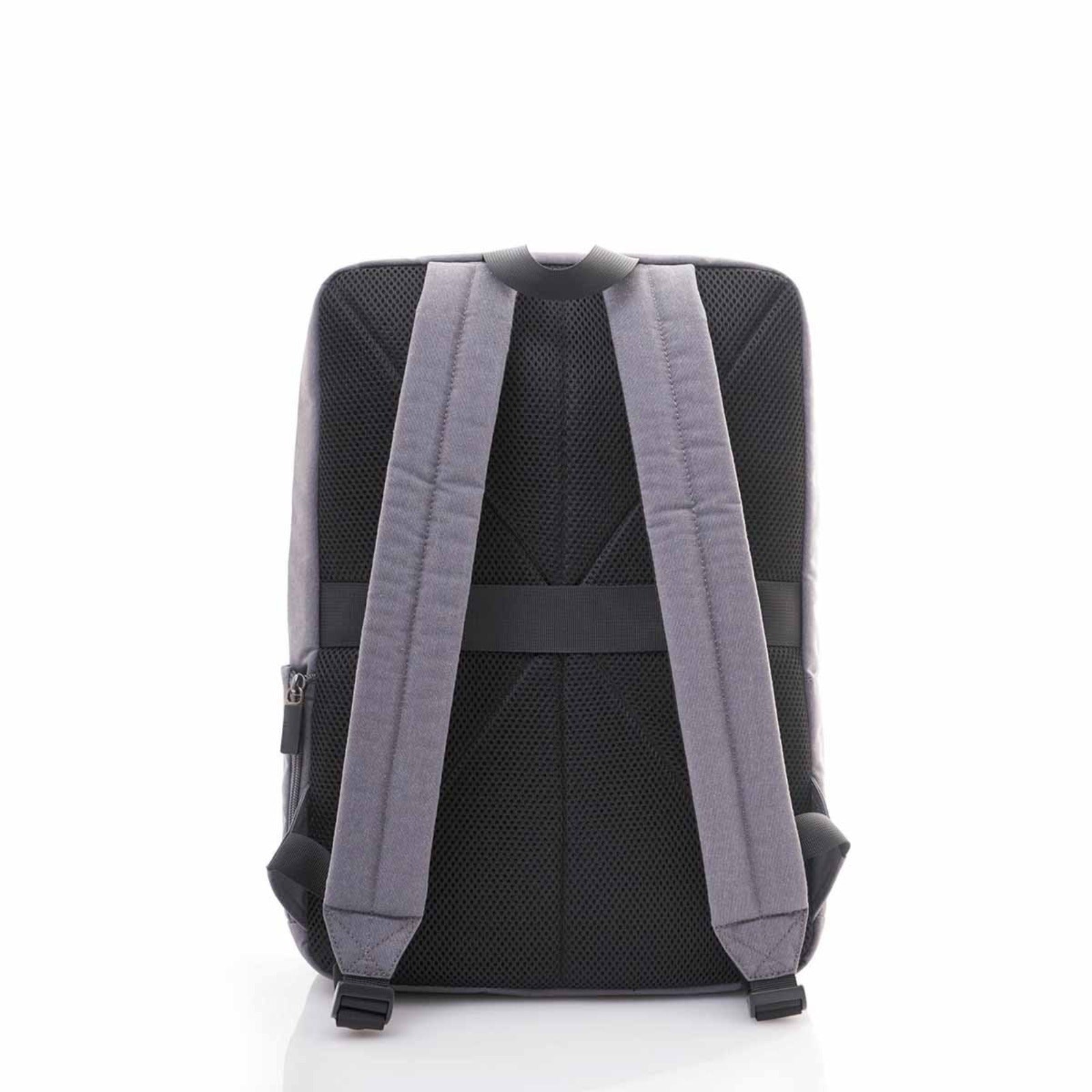Samsonite_Varsity_3_17inch_Laptop_Backpack_Black_Harness.jpg
