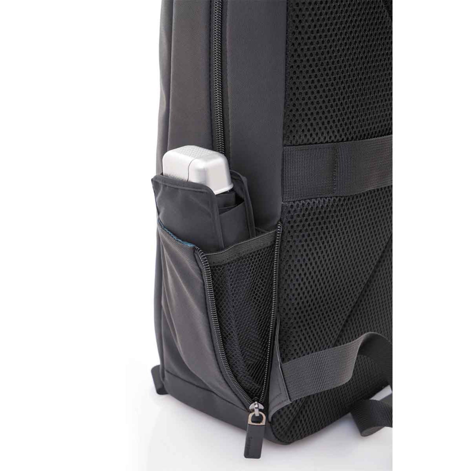 Samsonite_Varsity_3_17inch_Laptop_Backpack_Black_Umbrella_Pocket.jpg