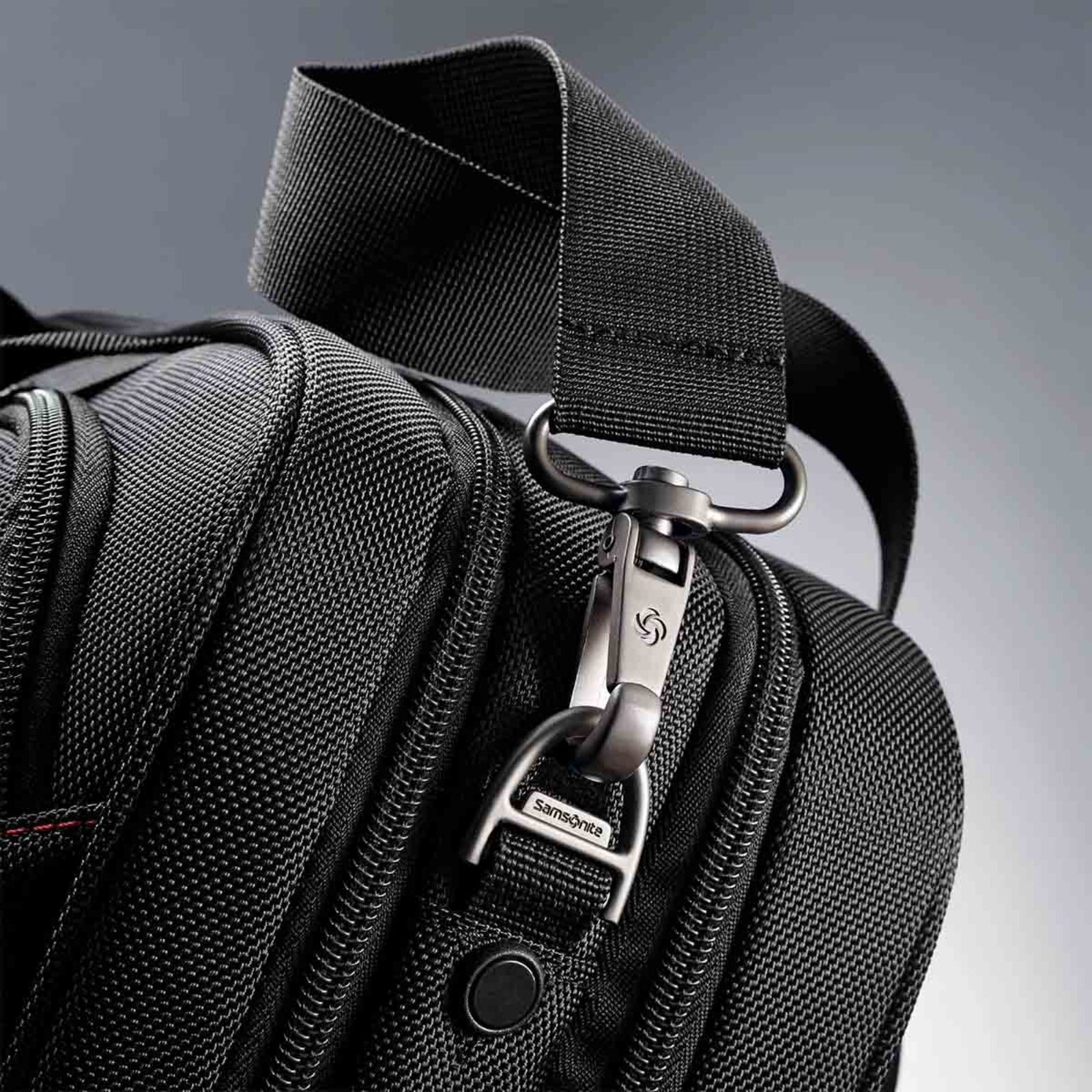 Samsonite_Xenon_3.0_15.6inch_Laptop_Briefcase_Black_Buckle.jpg
