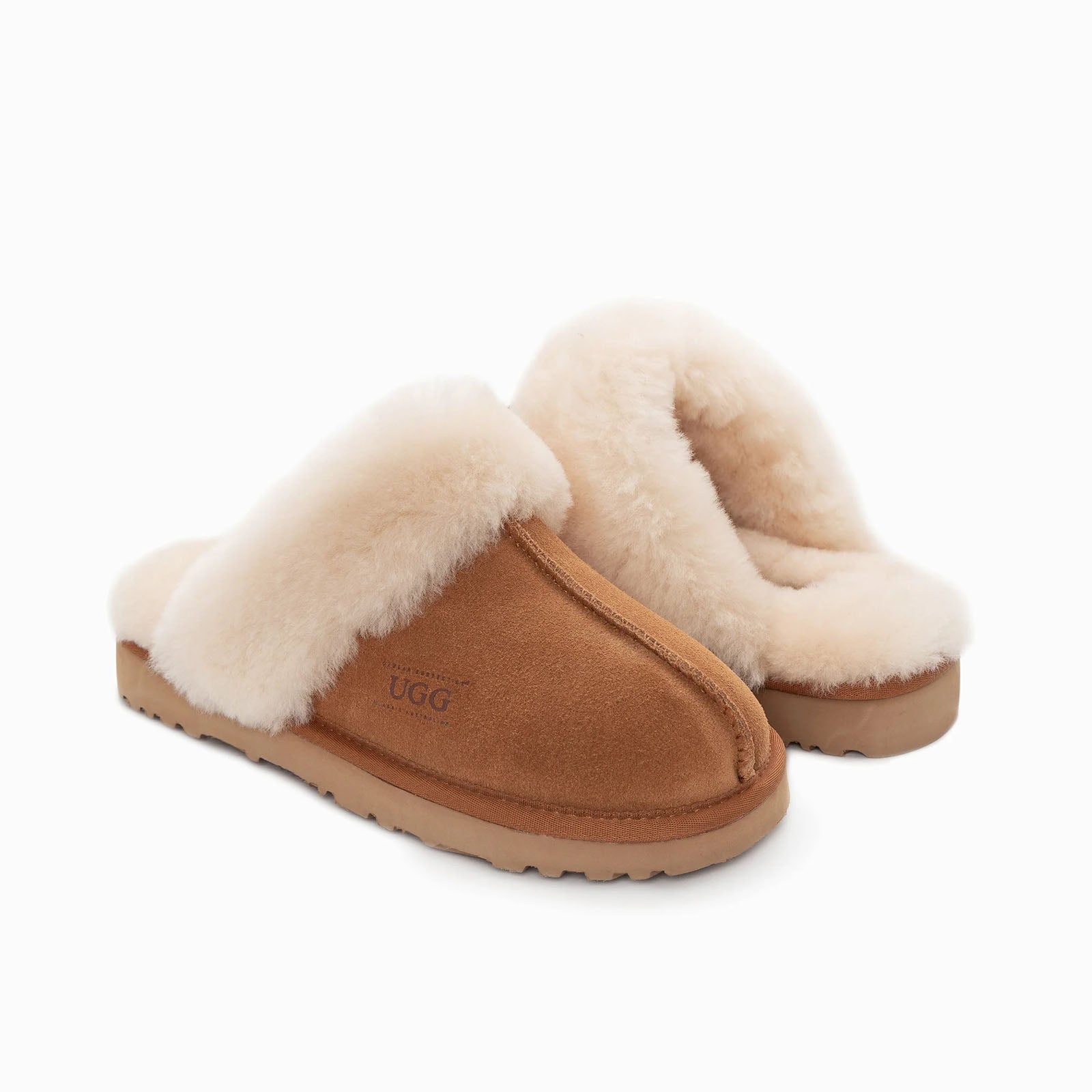 Ugg-Slipper-Unisex-Scuffette-Chestnut-Pair-Angle