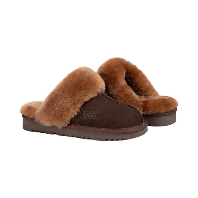 Ugg-Slipper-Unisex-Scuffette-Chocolate-Pair-Angle