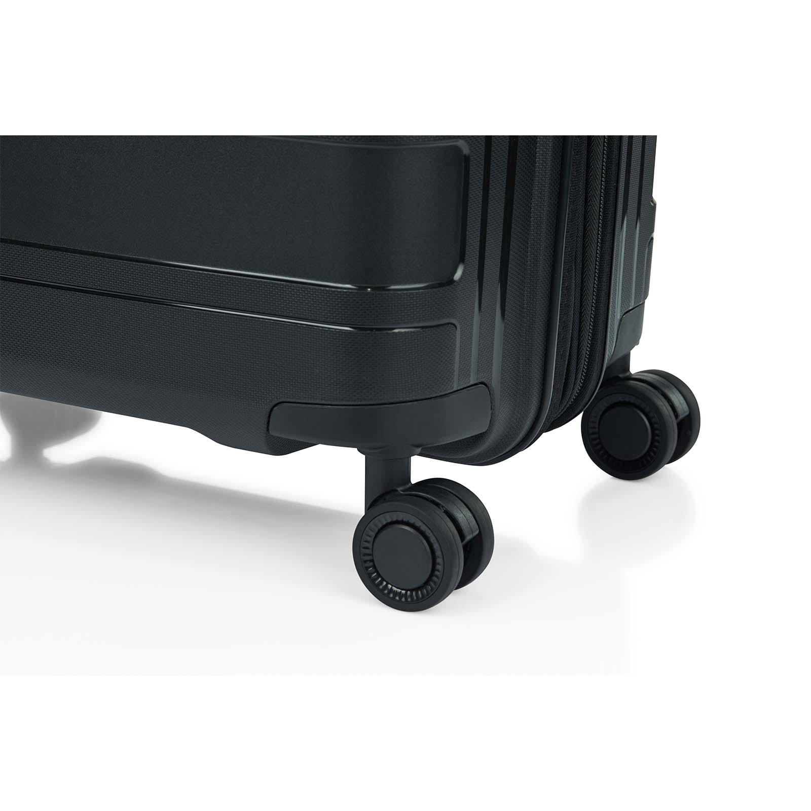 American-Tourister-Light-Max-69cm-Suitcase-Black-Wheels