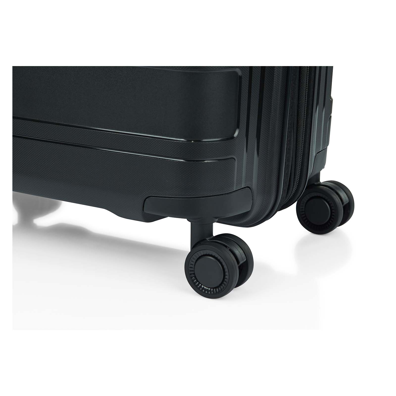 American-Tourister-Light-Max-82cm-Suitcase-Black-Wheels