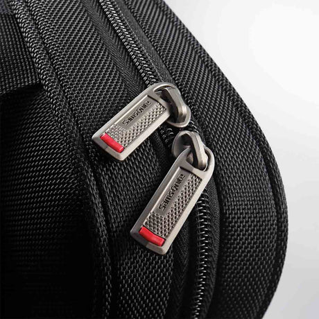 Samsonite_Xenon_3.0_13inch_Laptop_Briefcase_Zips.jpg